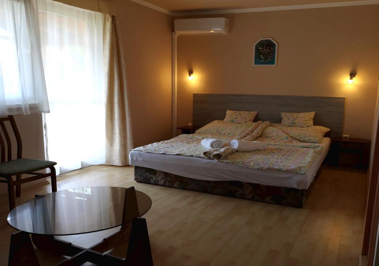 Vitorlas Apartmanhaz Siofok Dış mekan fotoğraf